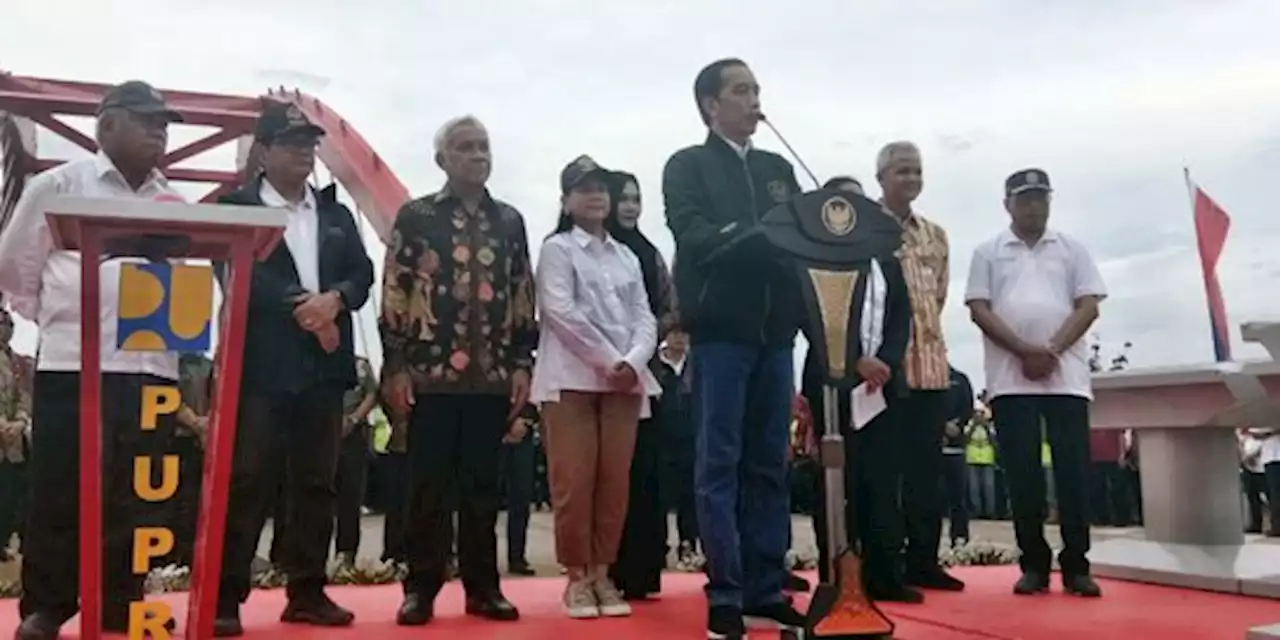 Resmikan Tol Semarang-Demak Seksi II, Jokowi Harap Percepat Bawa Hasil Pertanian | merdeka.com