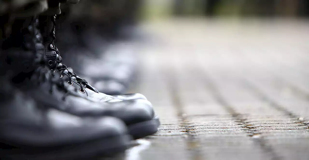 Gewaltakt vor Ausmusterung: Soldat stach Kameraden Regenschirm ins Gesicht