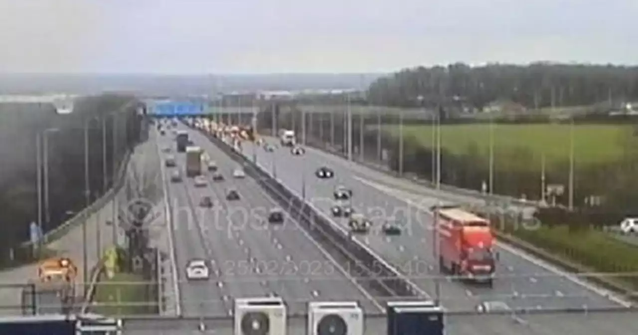 20 minute delays and disruption on the M1 due to car fire