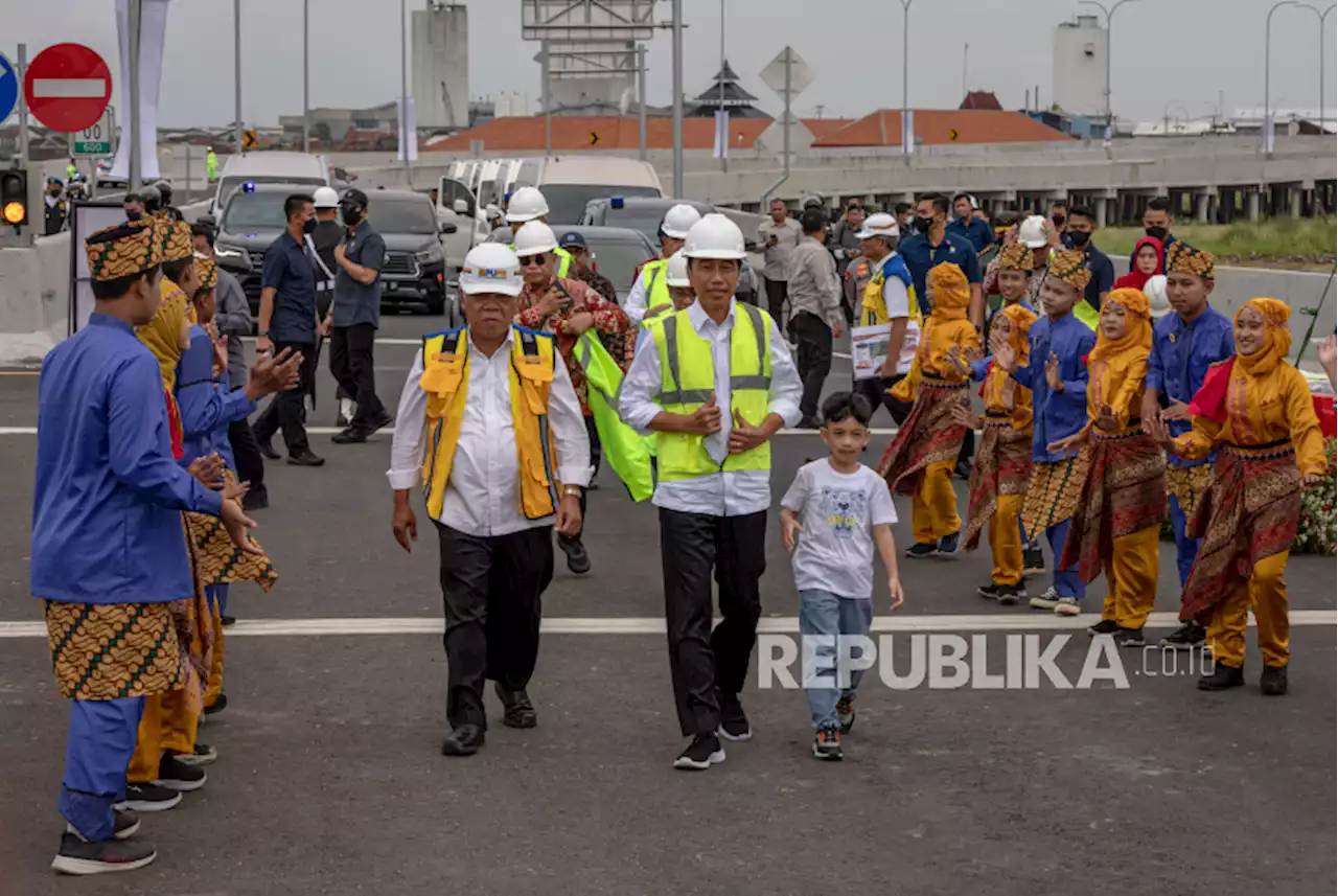 Jokowi Resmikan Jalan Tol Demak - Sayung |Republika Online