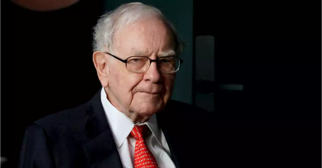 Buffett's Berkshire profit falls on investments, currencies