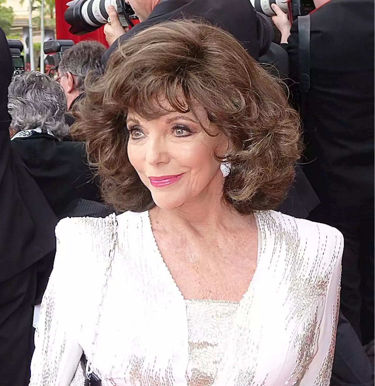 Joan Collins calls on Sadiq Khan to “do something” about dangerous cyclists before London “is ruined”