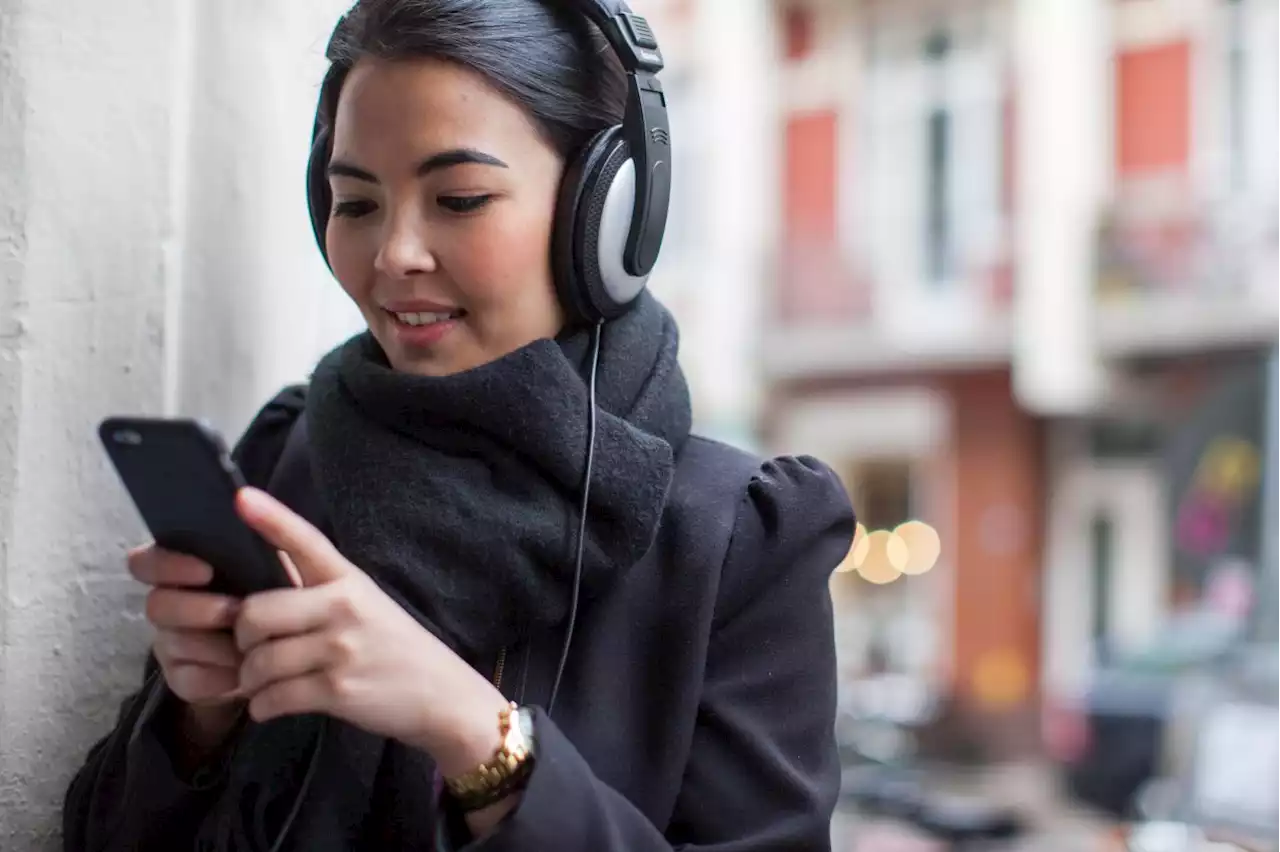 How to protect your ears when listening to music on a smartphone
