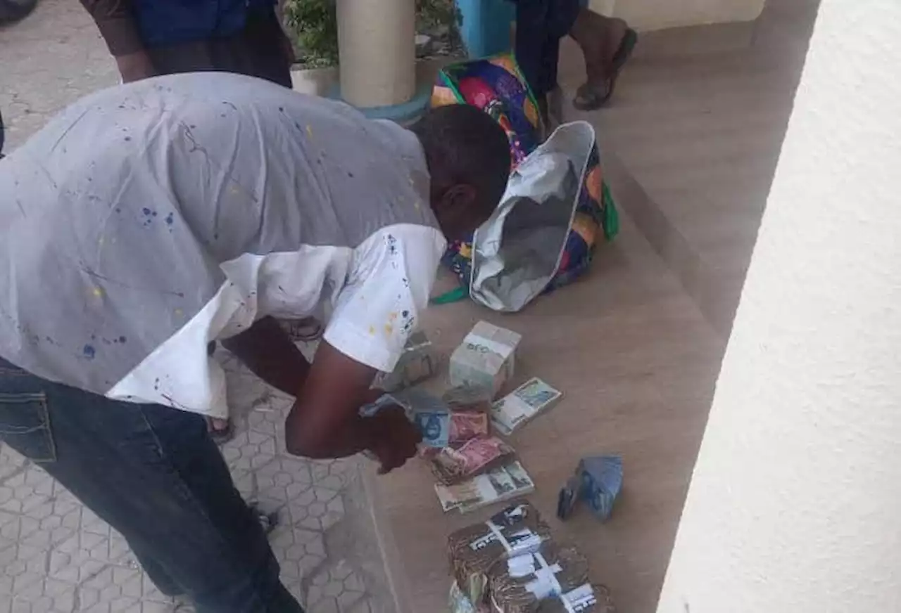 ICPC seizes 'N900k new notes linked to politician', arrests suspect | TheCable