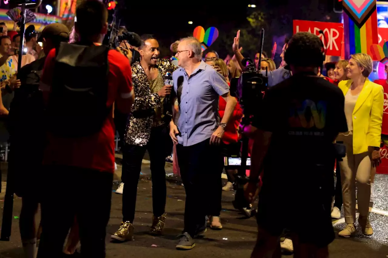 Australian PM becomes first to march in Sydney Gay and Lesbian Mardi Gras parade