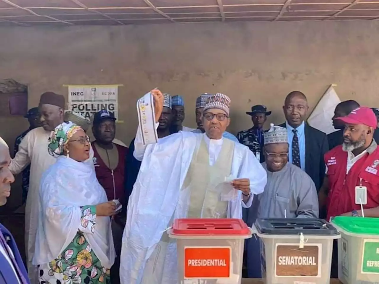 Buhari Votes in Daura, Displays Ballot Paper – THISDAYLIVE