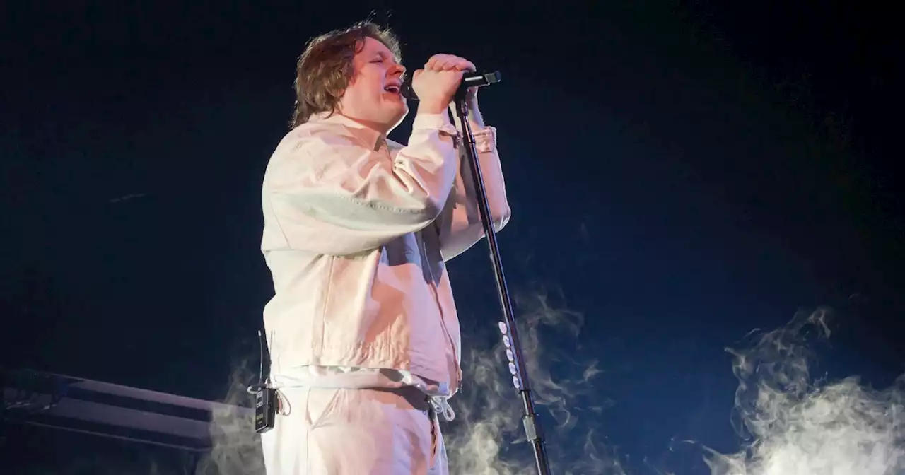 Lewis Capaldi's fans help finish his song as he experiences Tourette symptoms mid-show