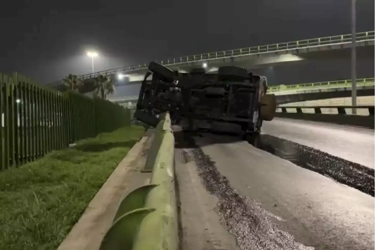 Saltillo: joven vuelca su carro, sale ileso y huye del lugar