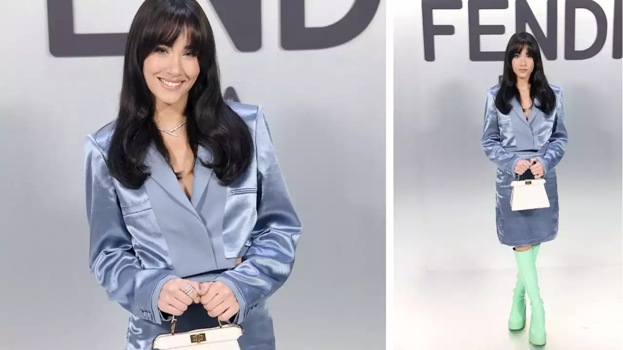 Con aires de los 60, Aitana brilla con botas altas de cuña en el desfile de Fendi