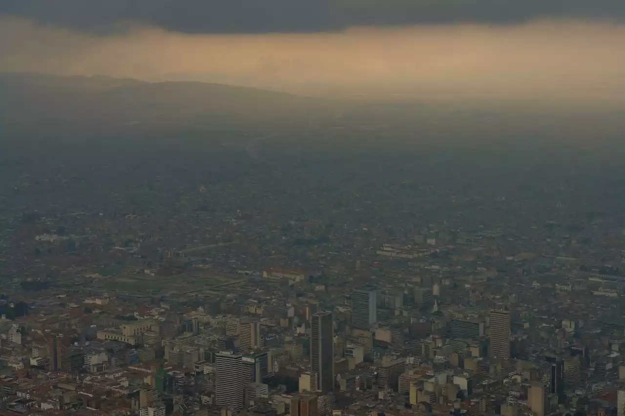 Alcaldía descarta cambios en el pico y placa en Bogotá por mala calidad del aire