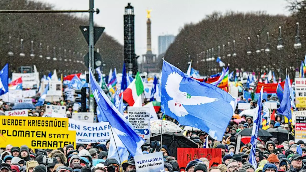 Ukraine-Krieg: Demo in Berlin – 13.000 Menschen gegen Waffenlieferung