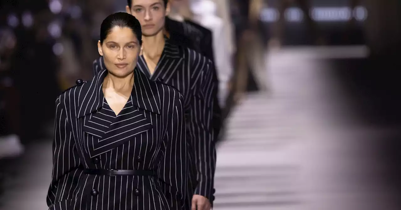 Laetitia Casta, 44 ans, sublime au défilé Tod’s lors de la Fashion Week de Milan