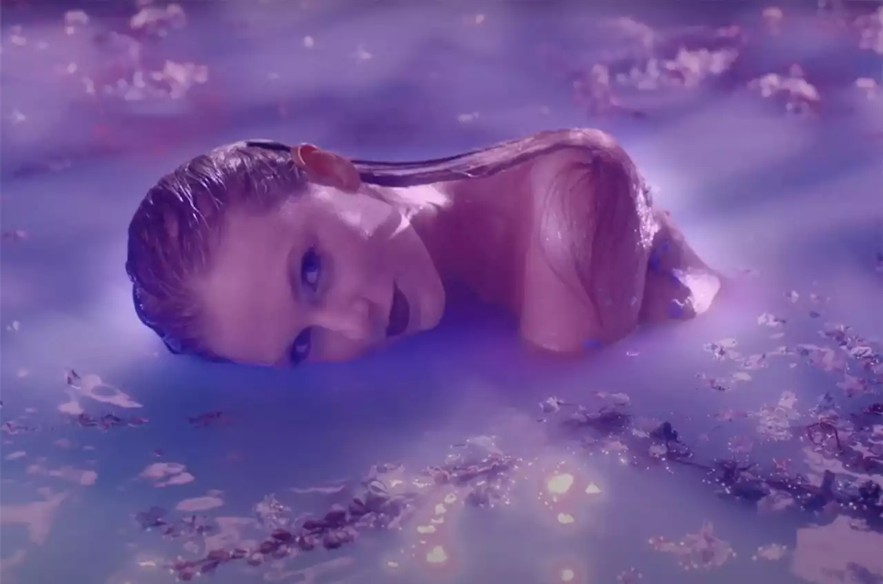 Taylor Swift Ties the Record for Most Adult Pop Airplay Chart Top 10s With ‘Lavender Haze’