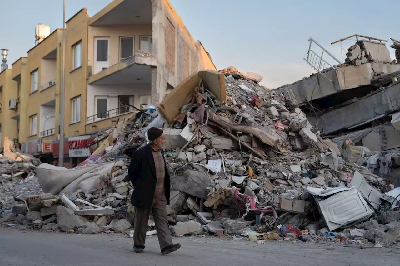 Neues Erdbeben in Türkei lässt weitere Häuser einstürzen