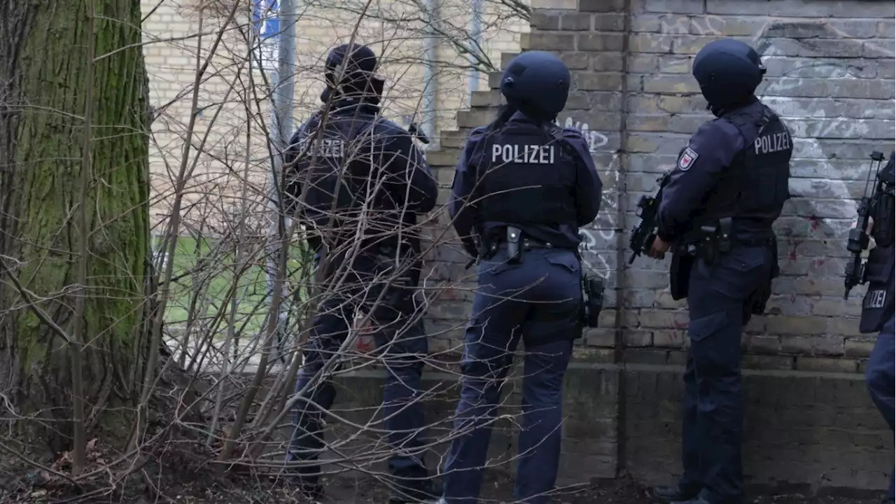 Amok-Drohung an Schule in Potsdam – Polizei im Großeinsatz!