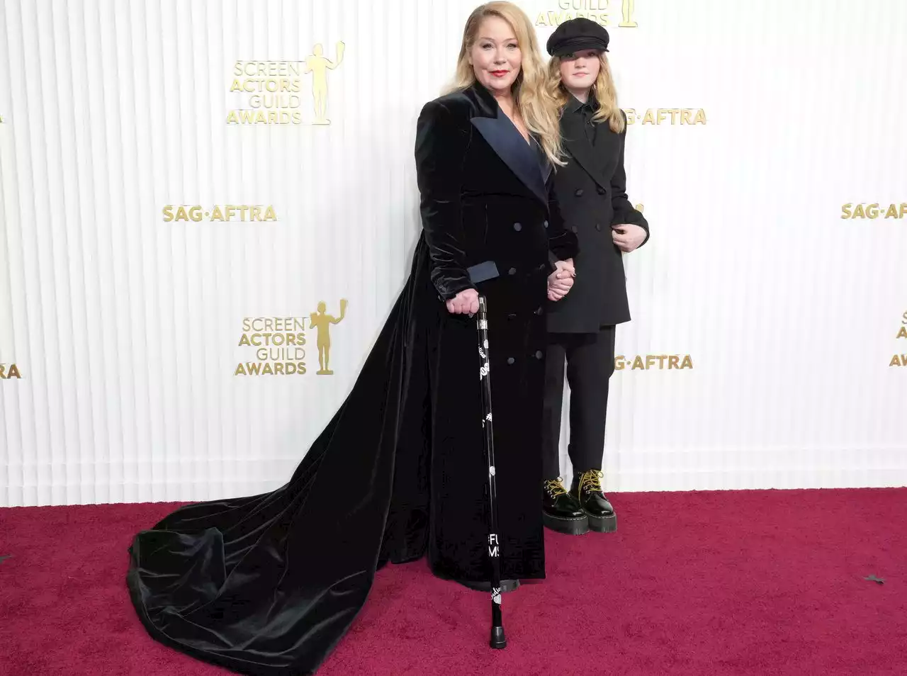 Christina Applegate’s fashionable multiple sclerosis cane makes statement at SAG Awards 2023