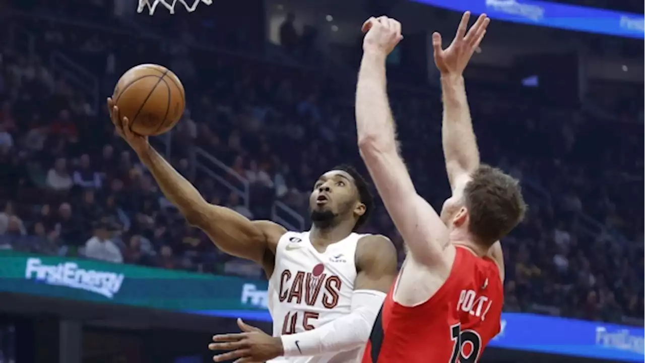 Mitchell scores 35 points, Cavaliers rout Raptors 118-93