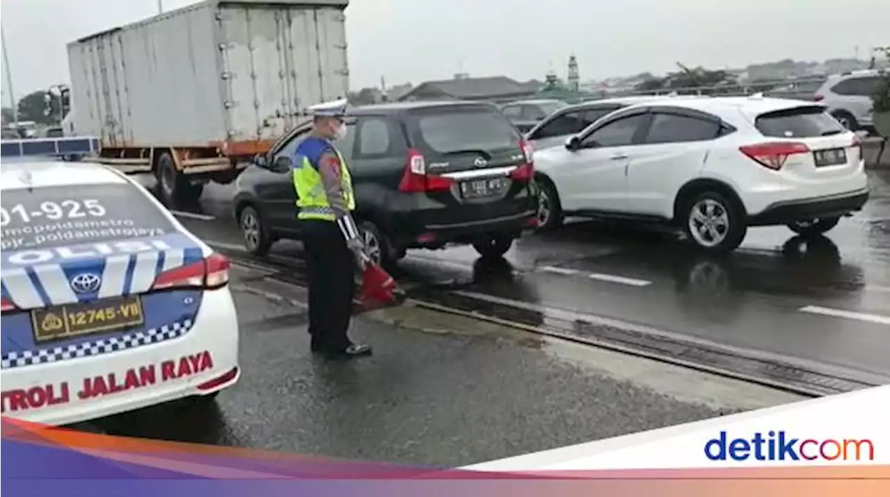 Ada Jalan Berlubang, Lalin Tol Dalam Kota Arah Priok Macet