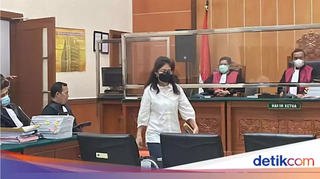 Linda Mengaku Kenal Irjen Teddy Minahasa di Tempat Pijat Hotel Classic