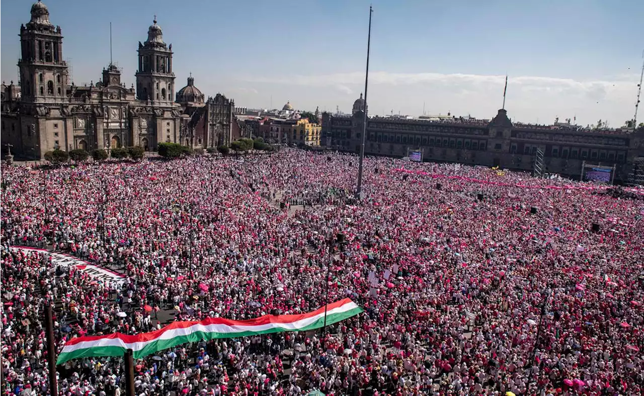 Miles en el Zócalo exigen parar plan B de AMLO