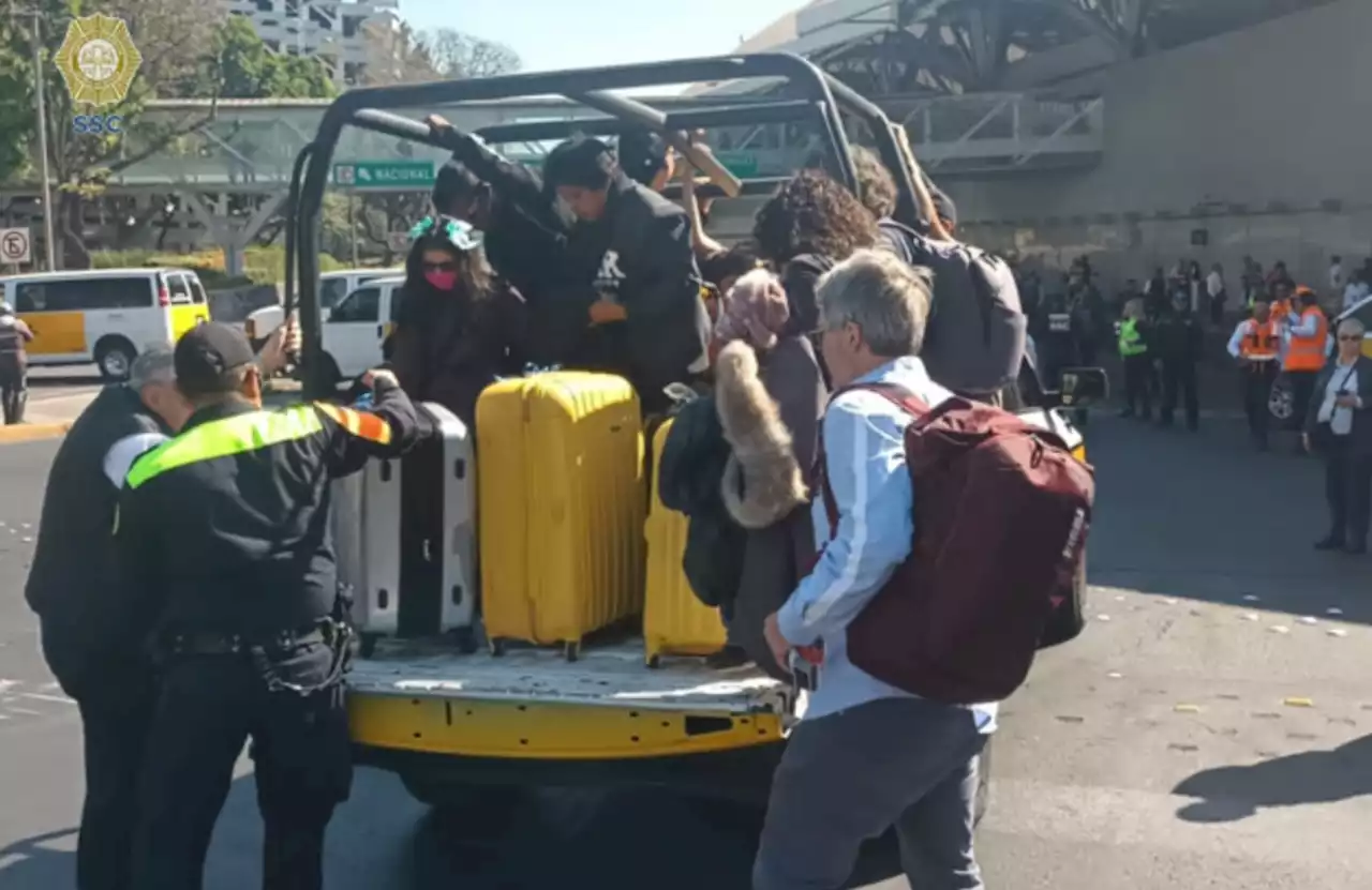 Restablecen circulación en terminal 1 del AICM; autoridades ayudan a pasajeros a llegar