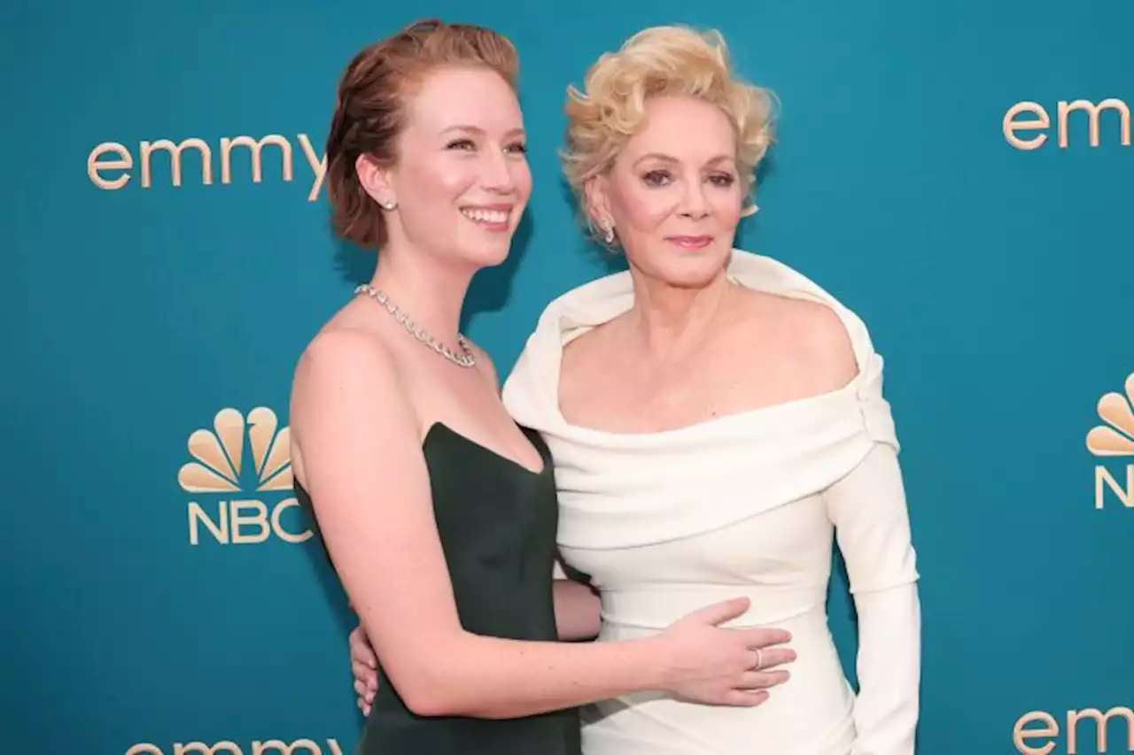 Hannah Einbinder Shares Update On ‘Hacks’ Co-Star Jean Smart’s Health Following Heart Procedure