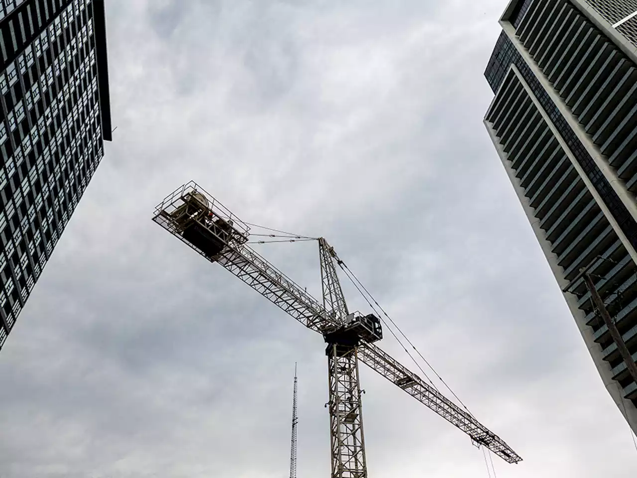 More Canadians optimistic housing prices will rebound as consumer confidence jumps