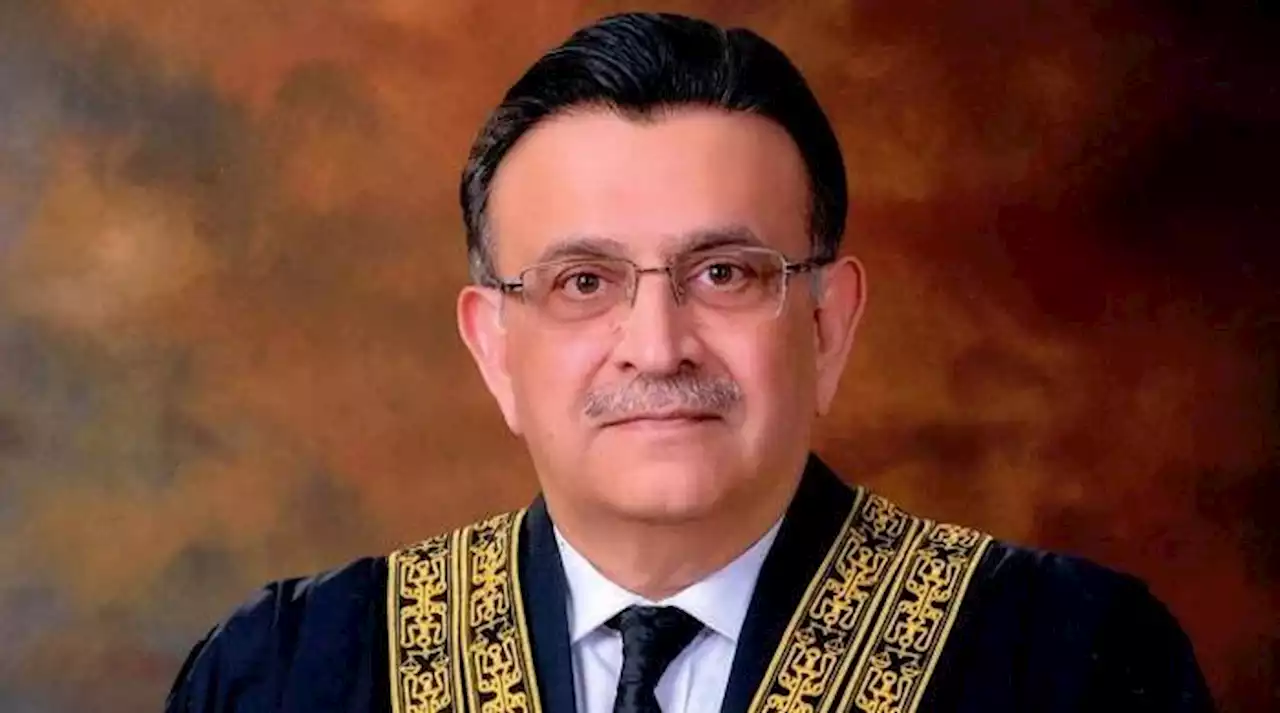 پارلیمنٹ نے الیکشن ایکٹ میں صدر کو انتخابات کی تاریخ دینے کا اختیار دیا ہے: چیف جسٹس