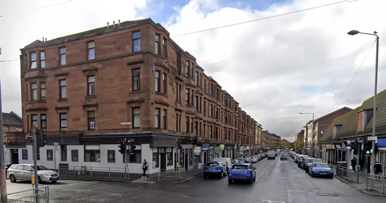 Man 'stabbed' in mass brawl on Glasgow street as three rushed to hospital