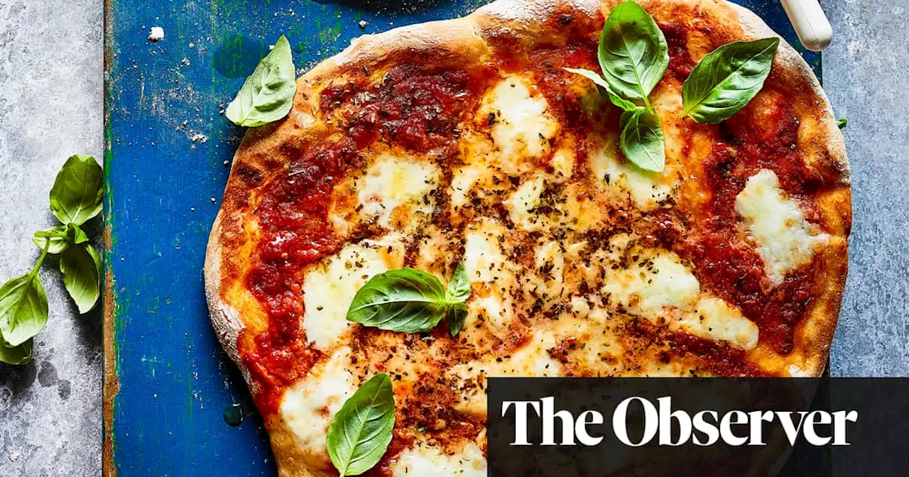 Tomato-free pizza on UK menus as chefs choke on the price of fruit and veg