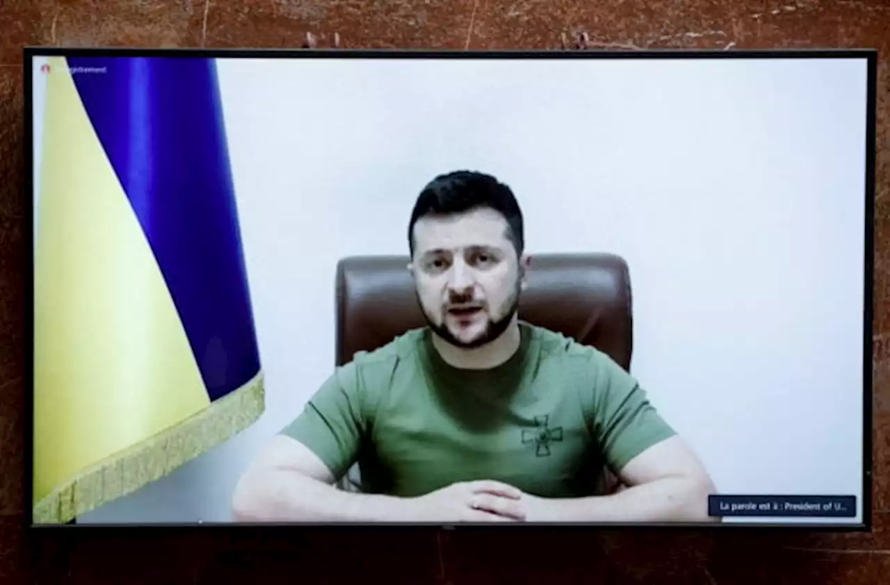 Zelenskiy fires a top Ukrainian military commander, no reason given