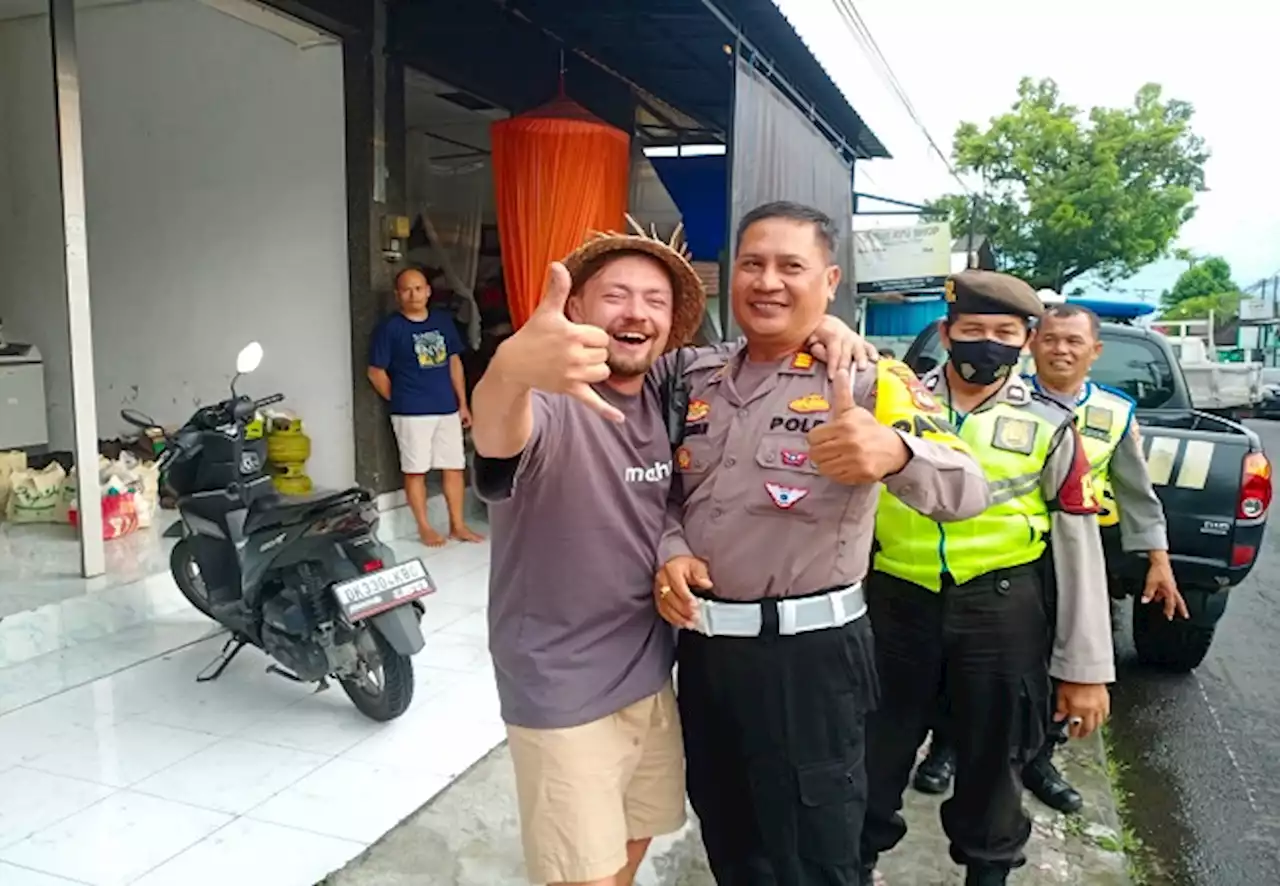 Heboh, Bule Rusia Telanjang Bulat di Jalanan Ubud