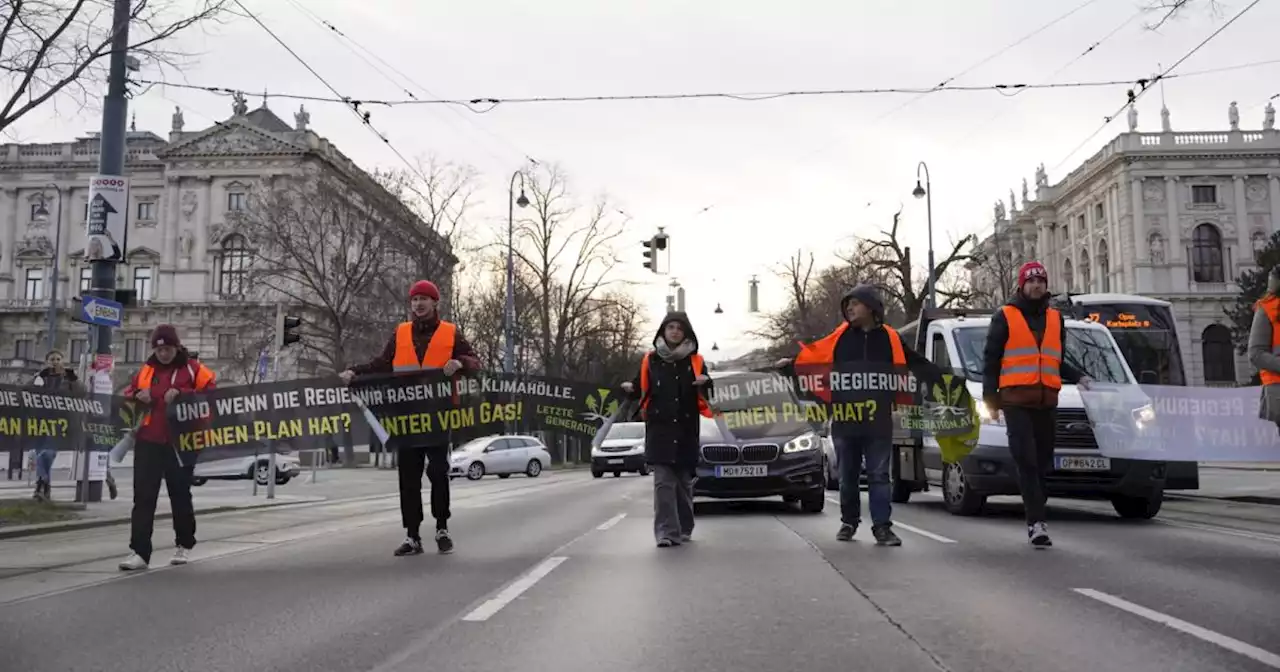 Klima-Aktivisten blockieren Morgenverkehr am Ring