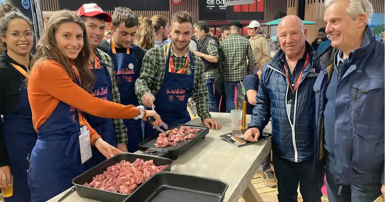 Salon de l'agriculture : saucisson, Bleu du Queyras, génépi, tourtons... les pépites des Hautes-Alpes à leur avantage à Paris