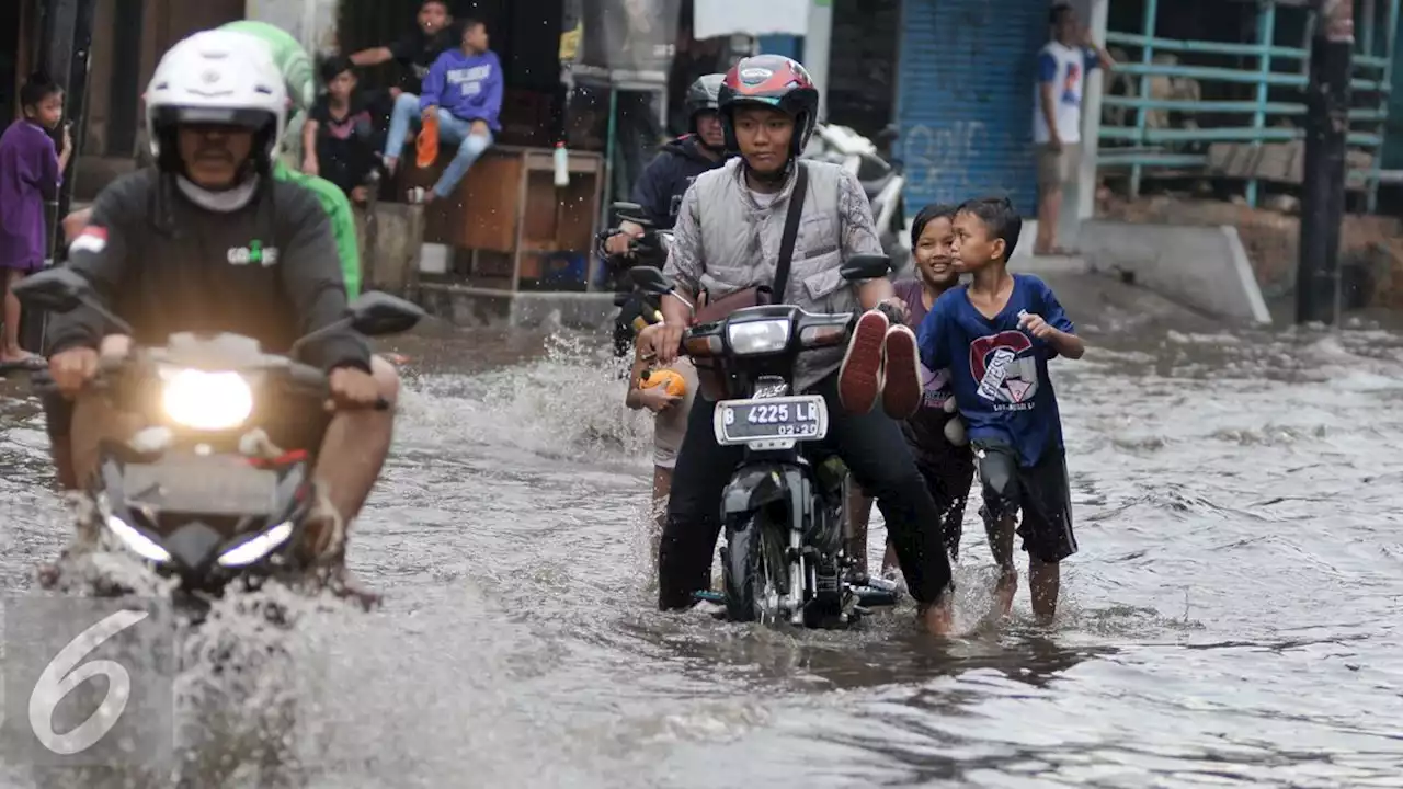 Hujan Senin Pagi, 48 RT dan 1 Ruas Jalan di Jakarta Tergenang