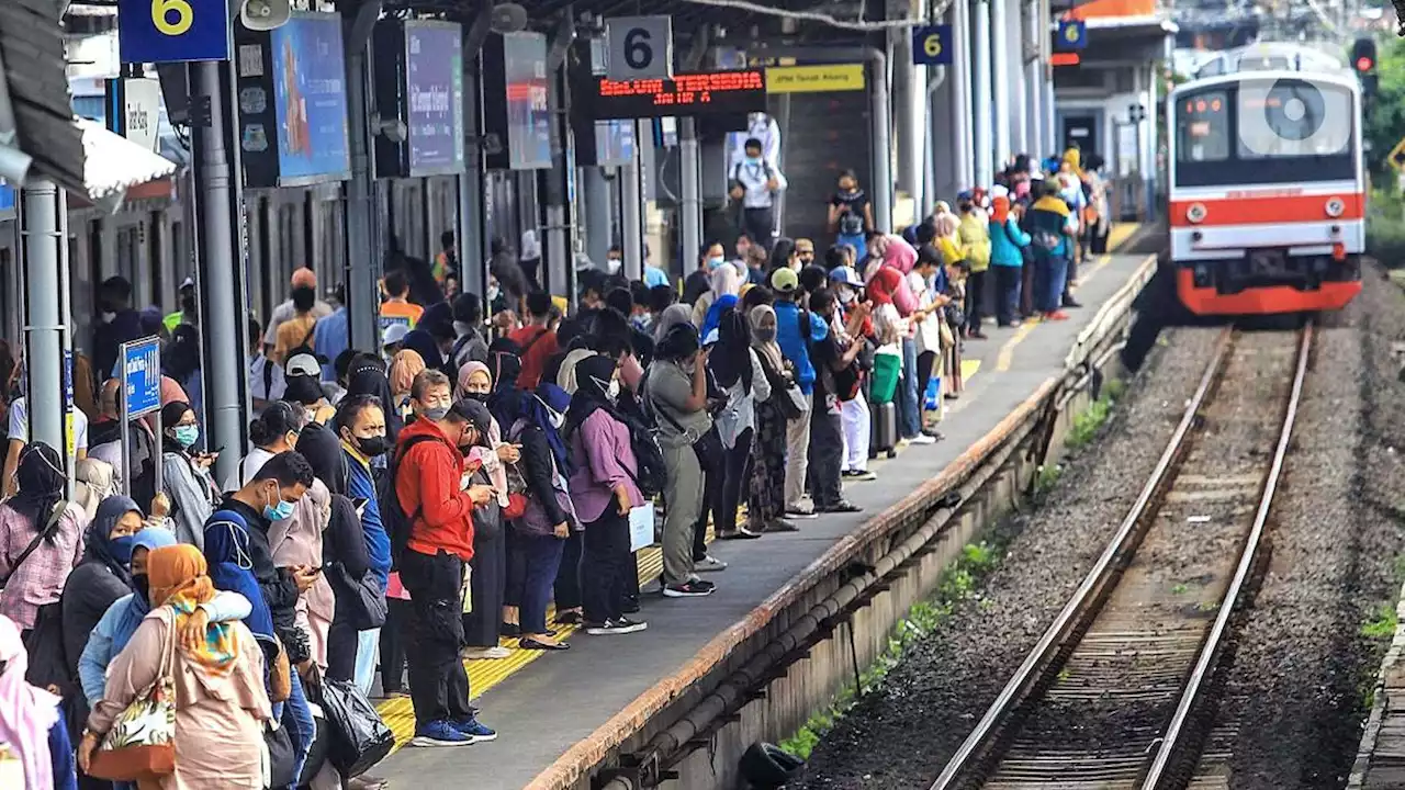 Impor Kereta Bekas Jepang Tak Dapat Restu, Penumpang KRL Terancam Terlantar