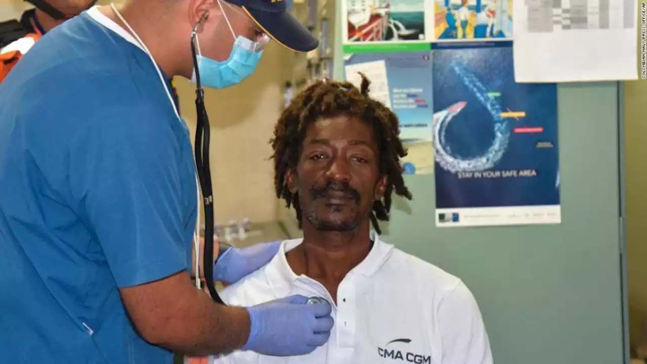 Sobrevive a naufragio comiendo catsup y Heinz lo busca para regalarle un barco