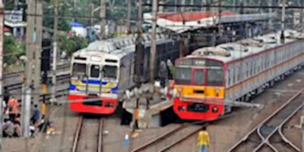 Banyak KRL Pensiun, KAI Masih Tunggu Izin Impor 10 Rangkaian Kereta | merdeka.com