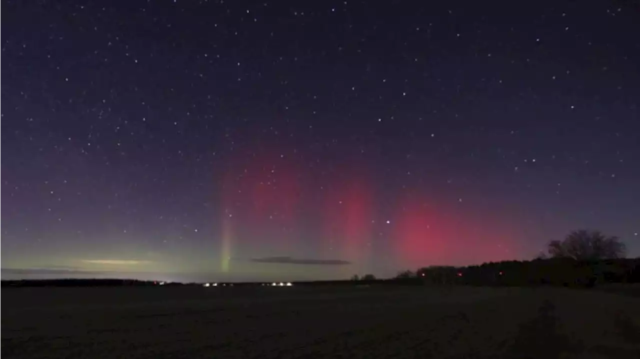 Polarlichter leuchten über Teilen von Deutschland