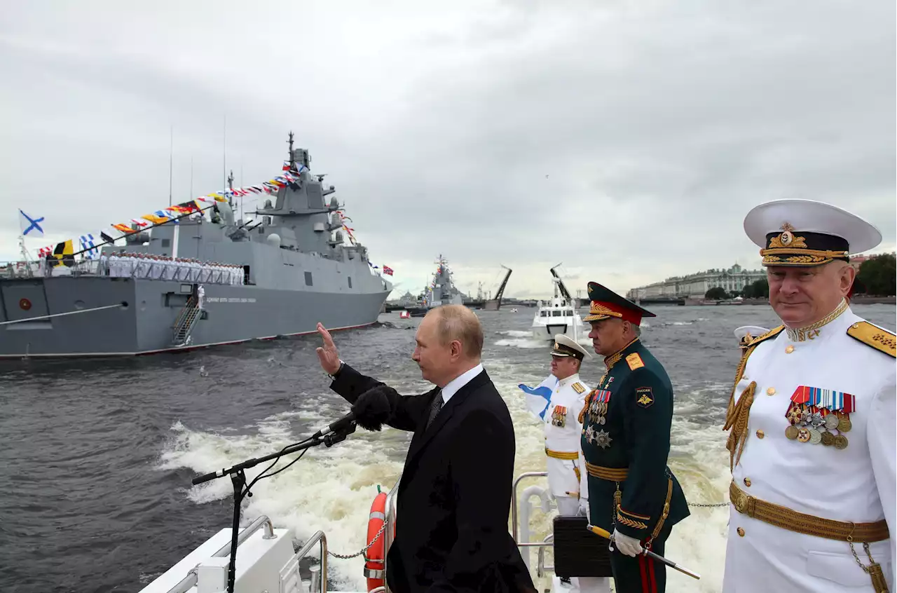 Putin's new 'Alexander III' nuclear submarine compared to U.S. 'Ohio' fleet