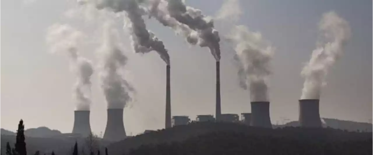 Fossil Fuel Emissions Projected To Peak In 2025 | OilPrice.com