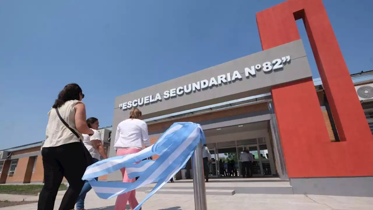 Alberto Fernández a los estudiantes: 'Tomen la educación como una inversión a futuro' | Inauguración de un edificio escolar en Chaco