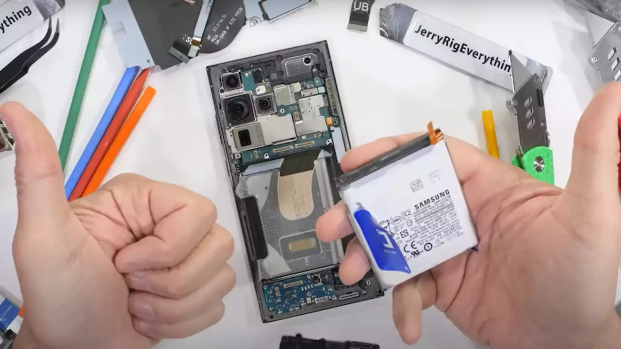 Your hands are all you need to remove Galaxy S23 Ultra's battery