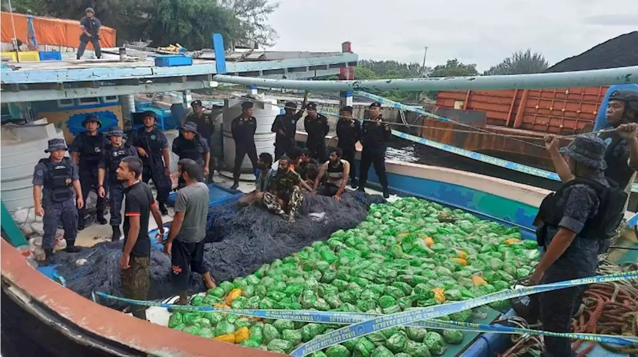 Dirjen Bea Cukai Gandeng BNN Sita 309 Kg Sabu di Samudera Hindia |Republika Online