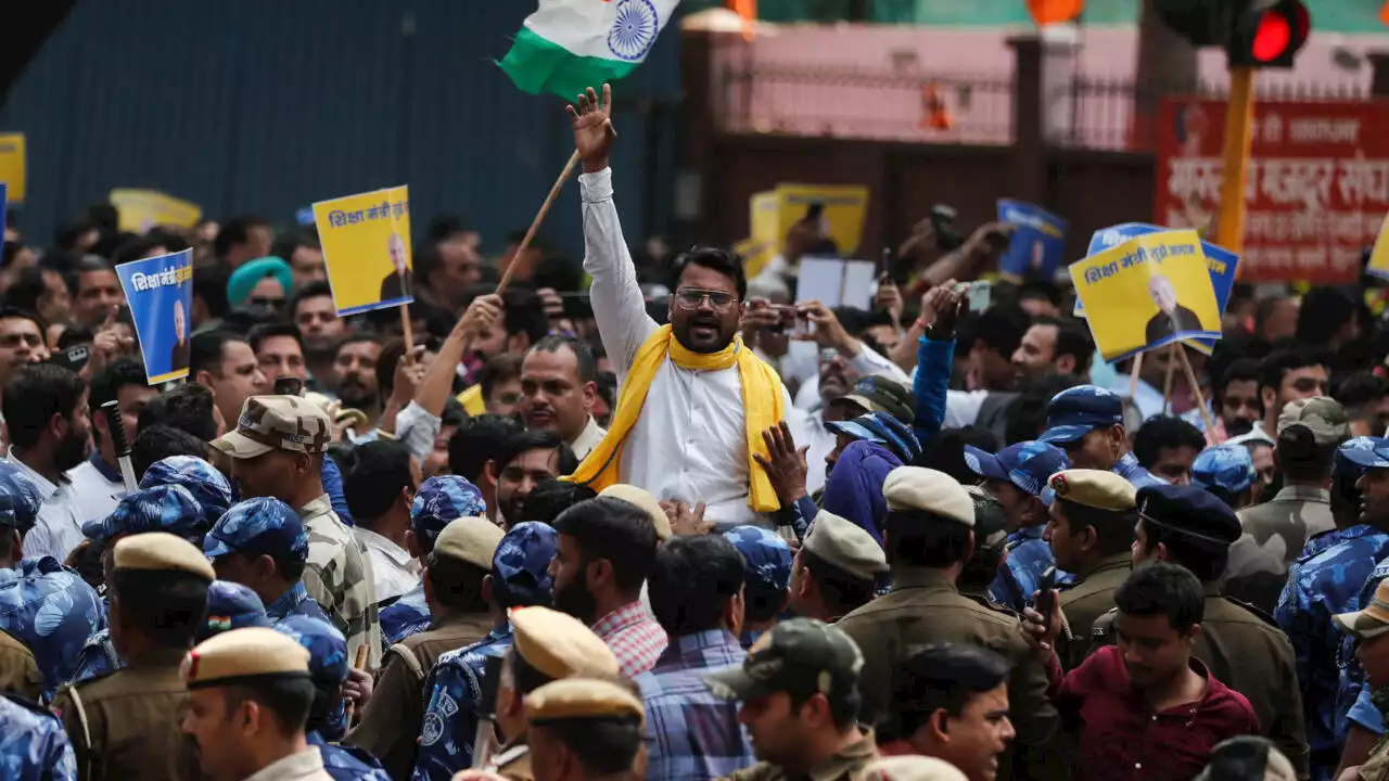 Inde: le parti AAP manifeste contre l'arrestation d'un de ses ministres à New Delhi