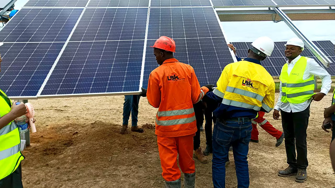 RDC: les travaux de la première centrale photovoltaïque du pays avancent à Fungurume