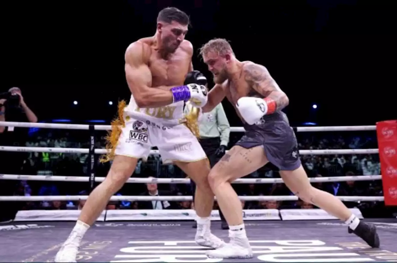 Breaking News! Terjatuh di Ronde 8, Tommy Fury Menang Kontroversial Atas Jake Paul