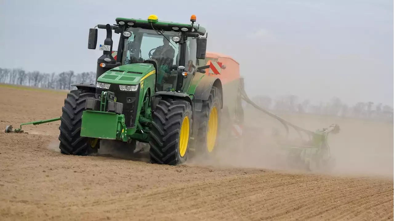 „33 Jahre nach der Wiedervereinigung“: Ost-West-Lohnangleichung in der Landwirtschaft beschlossen