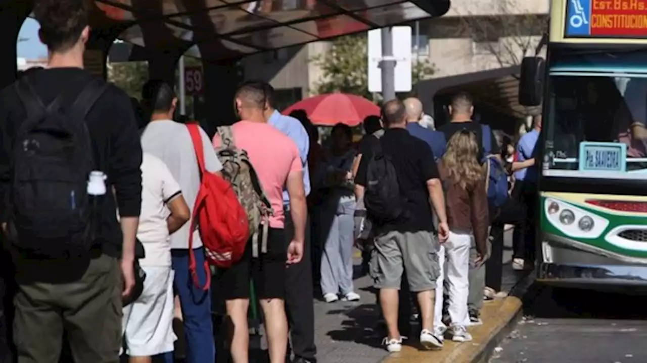 Se levantó el paro de colectivos tras una reunión con el Ministerio de Trabajo