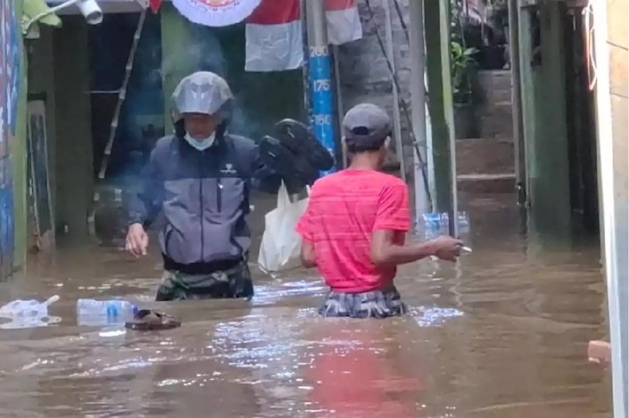 BPBD DKI: Banjir Satu Meter di Kampung Melayu Akibat Luapan Kali Ciliwung Senin Pagi